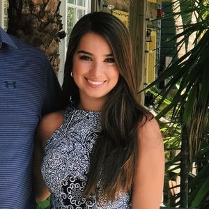 Meet your Posher, Adriana